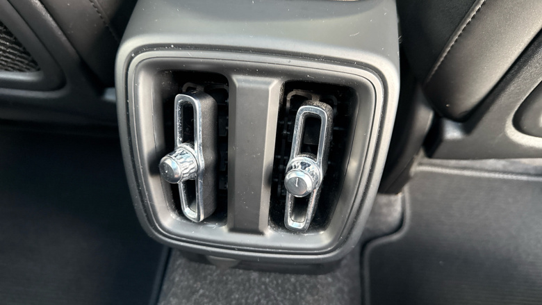 Volvo XC40 300kW Recharge Twin Ultimate 82kWh 5dr AWD Auto Electric Estate